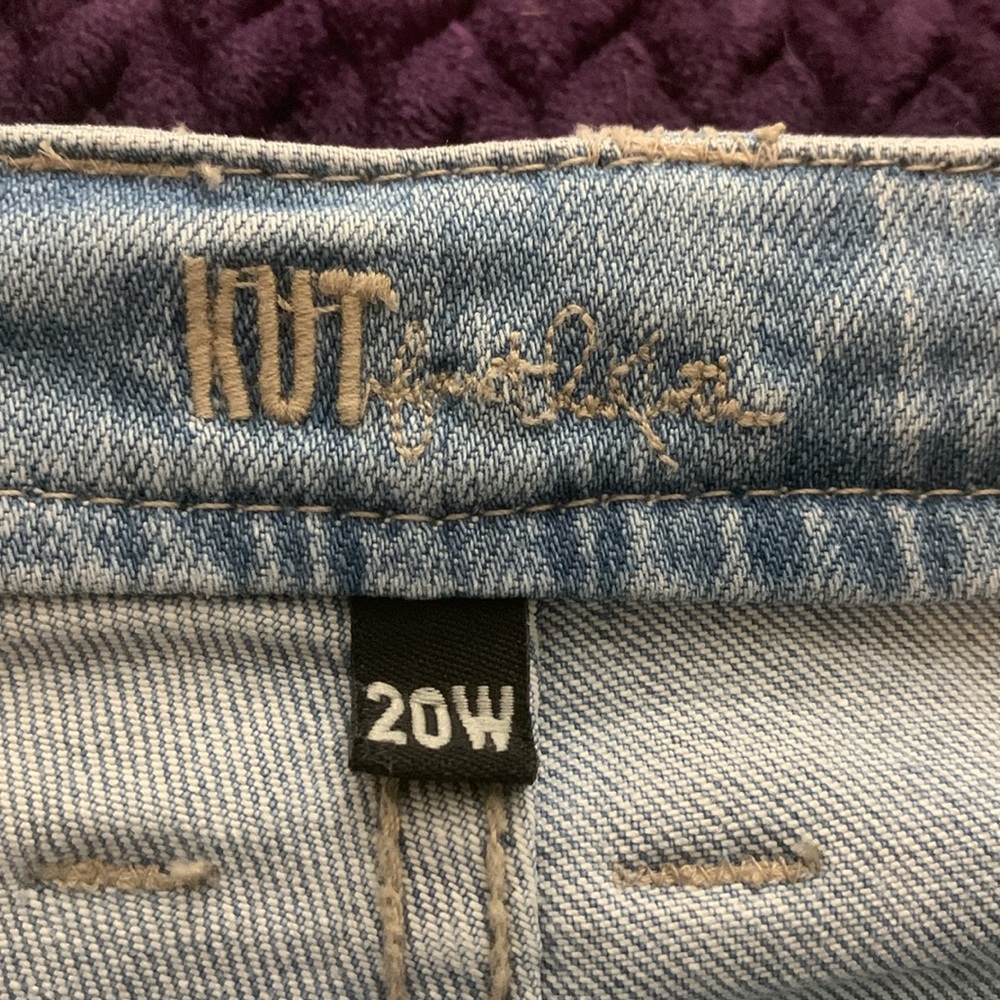 NWOT.  Light wash slouchy boyfriend cut distressed jeans with rolled cuffs. - Picture 12 of 15